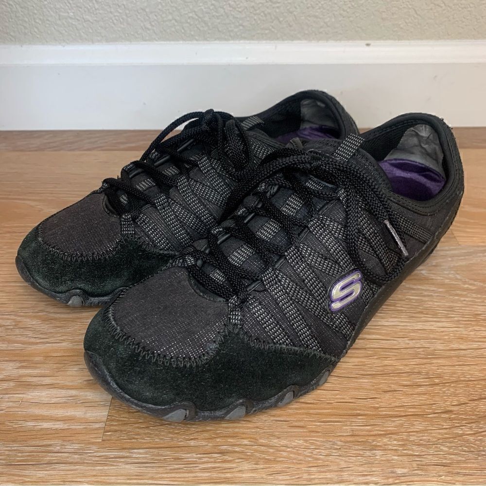 Skechers Women’s Relaxed Fit Black Athletic Shoes, Size 9